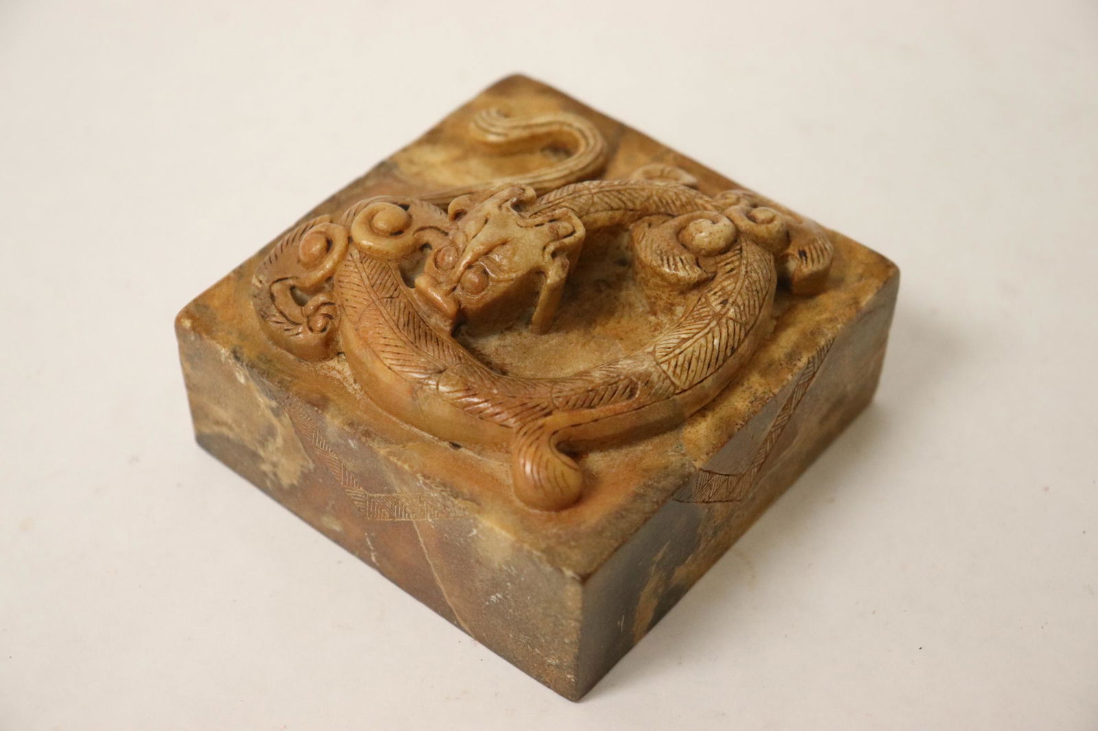 A fine carved shoushan stone seal (1 of 8)