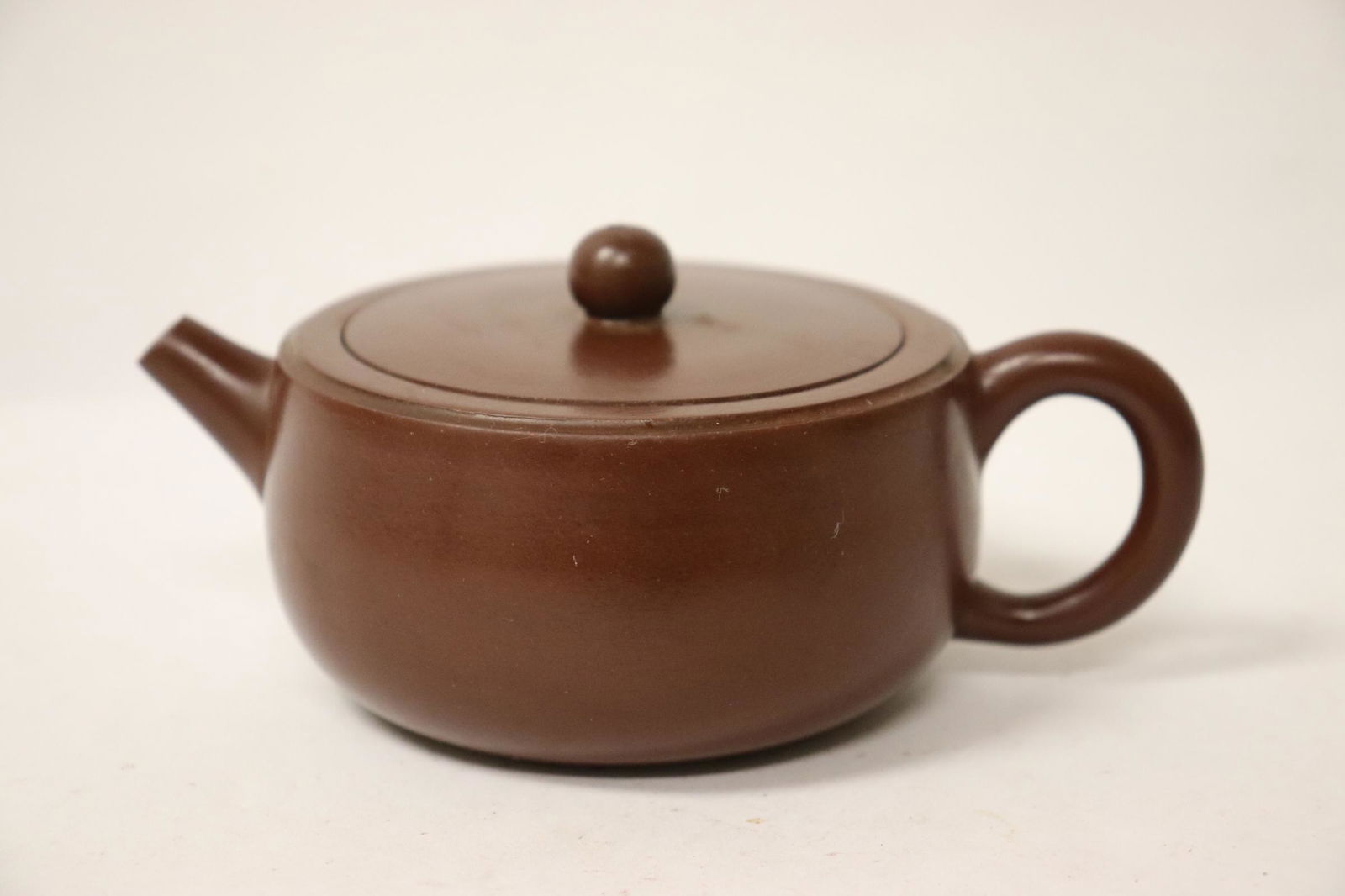 A fine Chinese Yixing teapot (1 of 9)