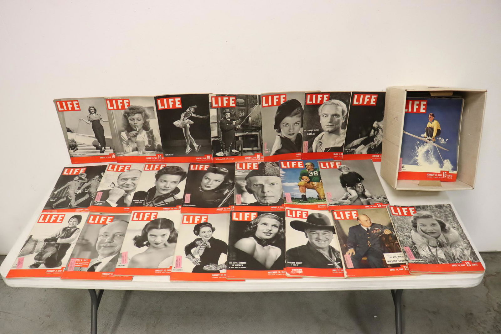 Approx. 40 1940's Life magazines (1 of 9)