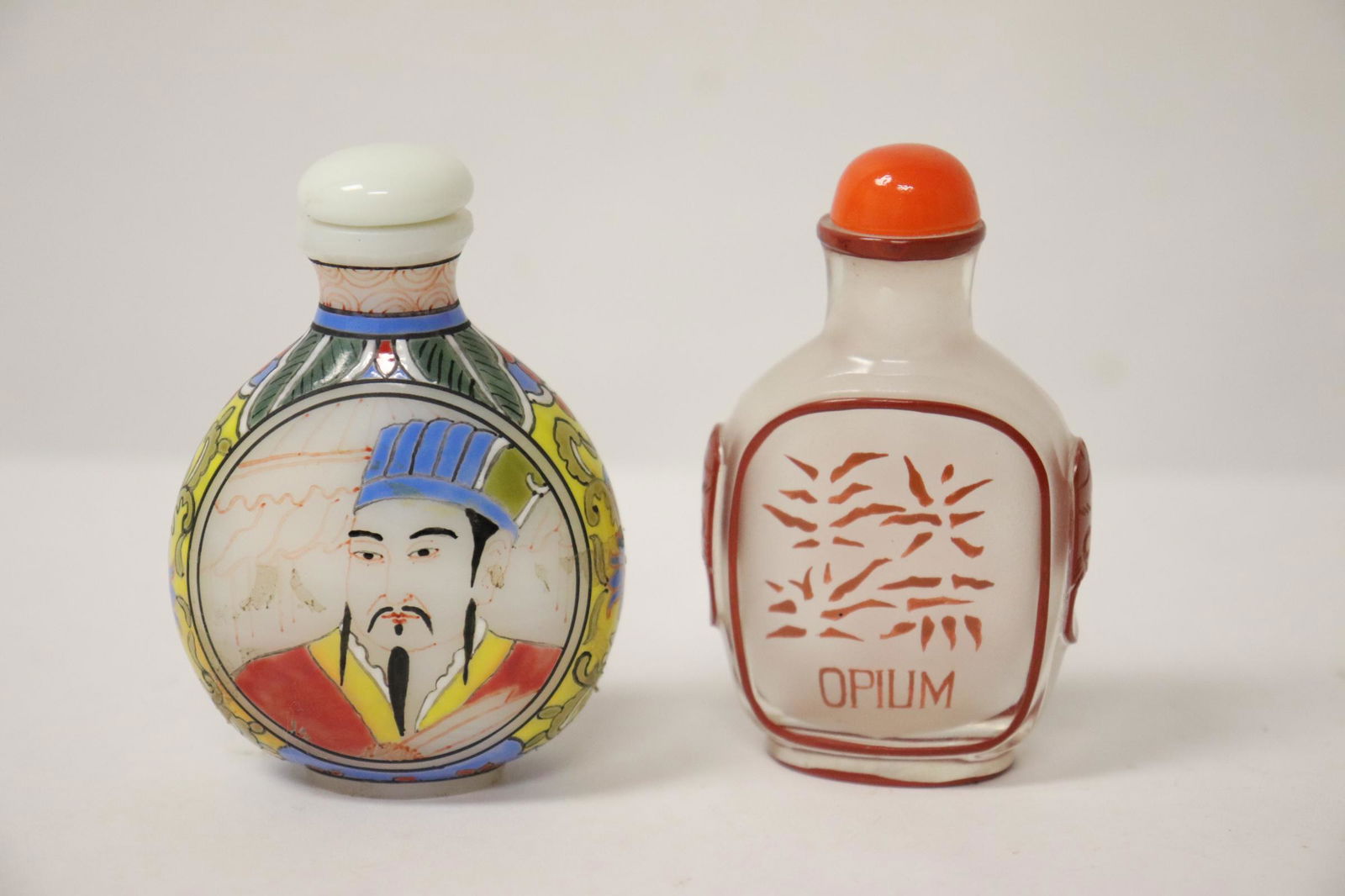 2 Peking glass snuff bottles (1 of 10)