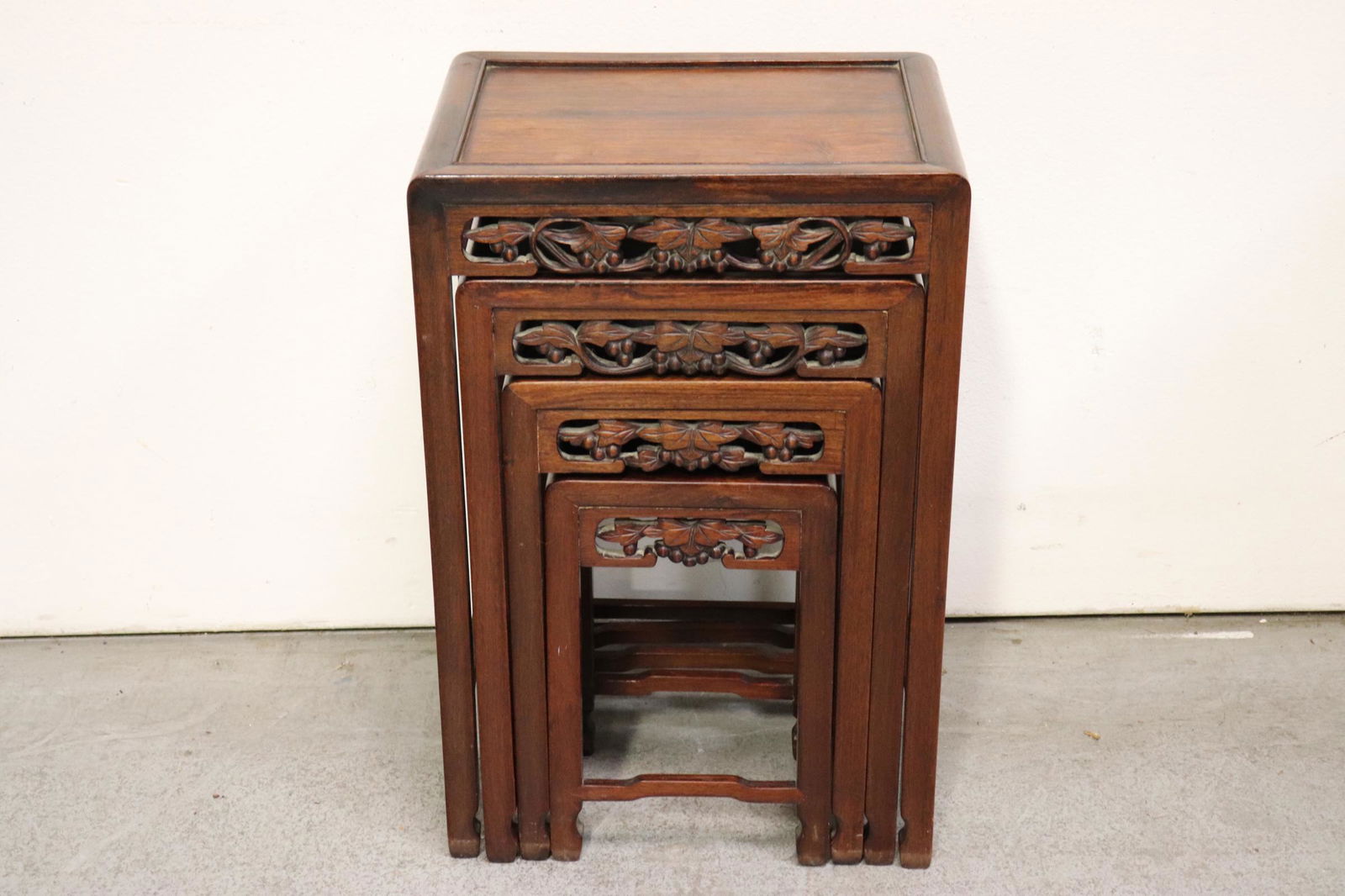 Set of 4 Chinese vintage rosewood nested tables (1 of 12)