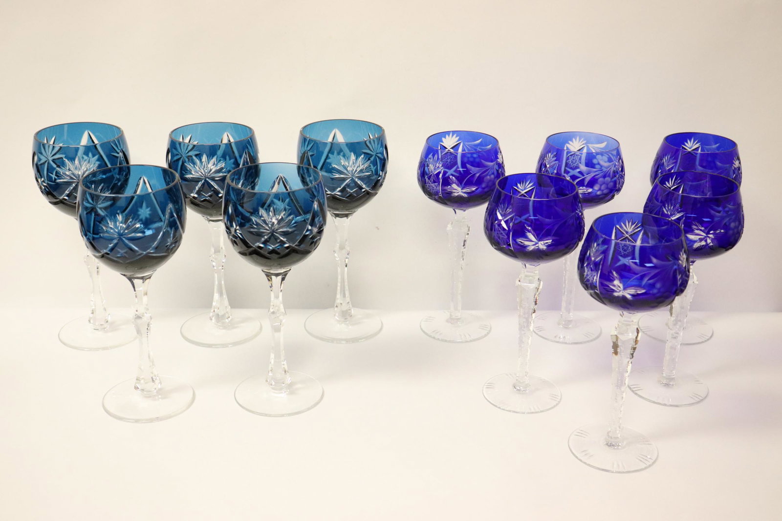 11 vintage wine goblets: 11 vintage wine goblets; 6 in blue color (7.63"Hx3.1"dia each) and 5 in green color (7.75"Hx5.25"dia each)
