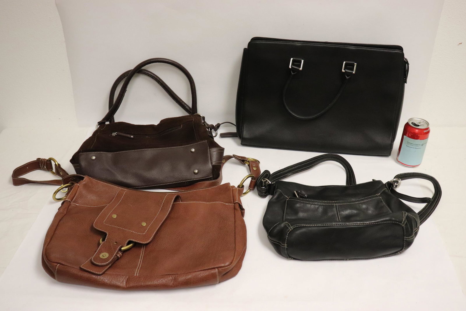 4 leather handbags/ document bags: 4 leather handbags/ document bags; 2 by Tignanello, Perlin, and Franklin Covey, all in excellent condition