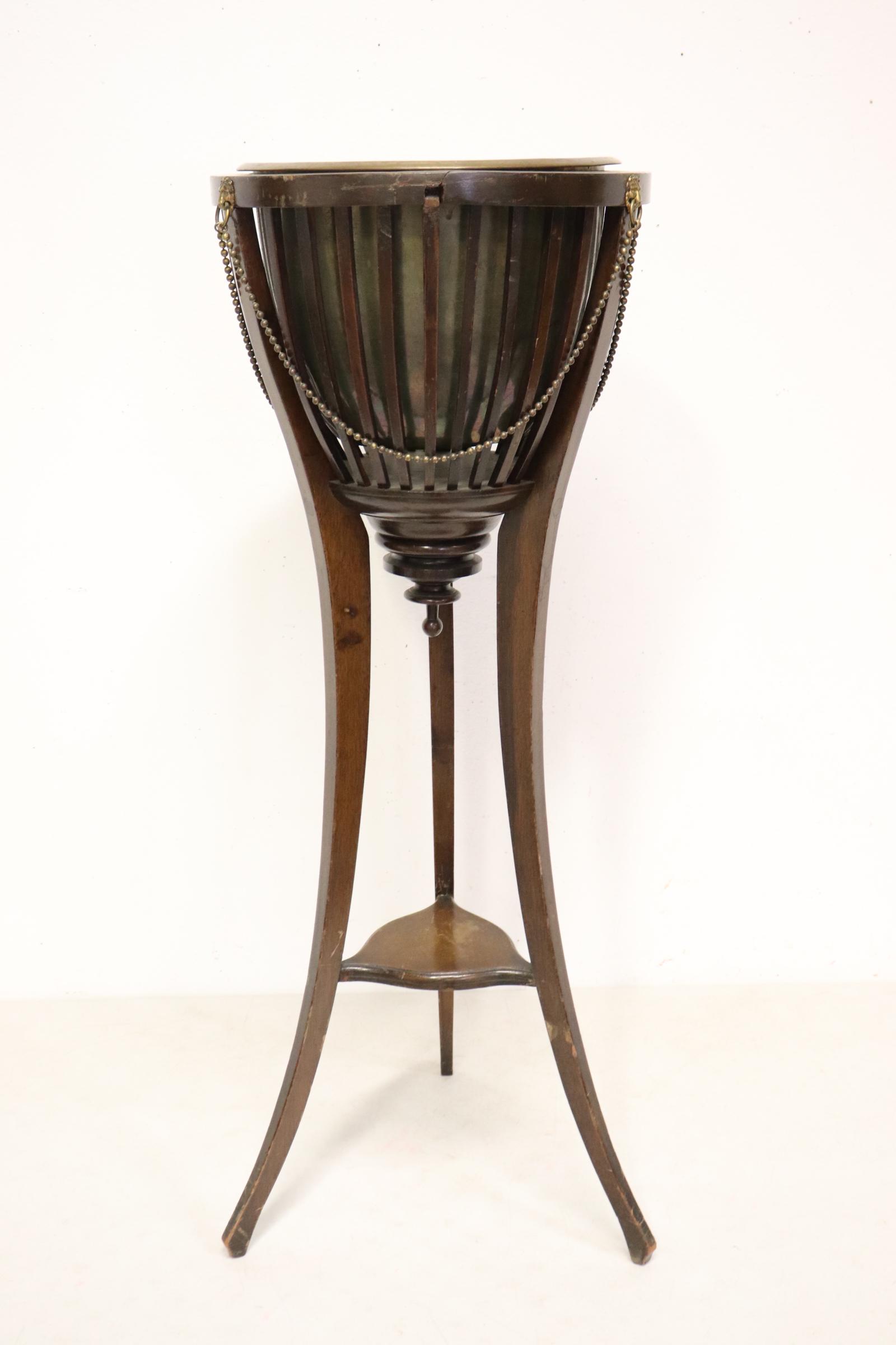 18th/19th century European mahogany wine cooler: A fine 18th/19th century European mahogany wine cooler