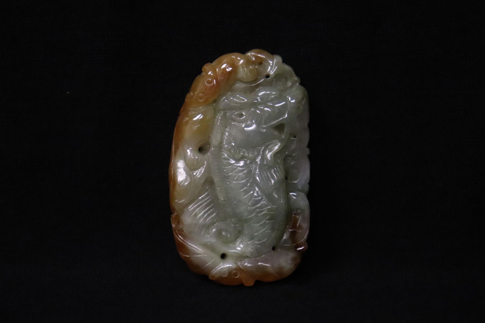 A fine Chinese jadeite carved ornament (1 of 9)
