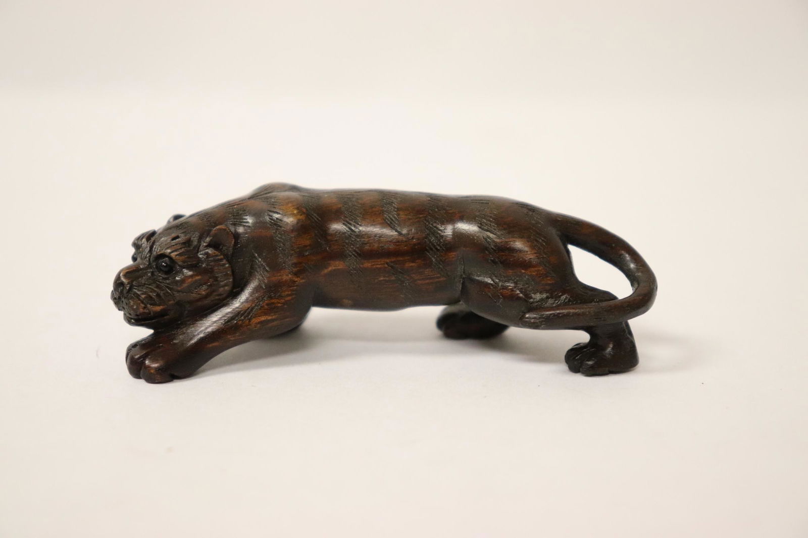 Fine Japanese wood carved netsuke "tiger" (1 of 10)