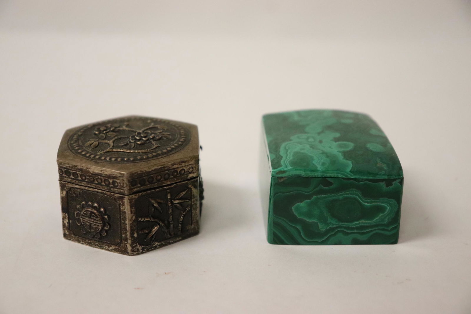 A small malachite covered box & silver like small box (1 of 12)