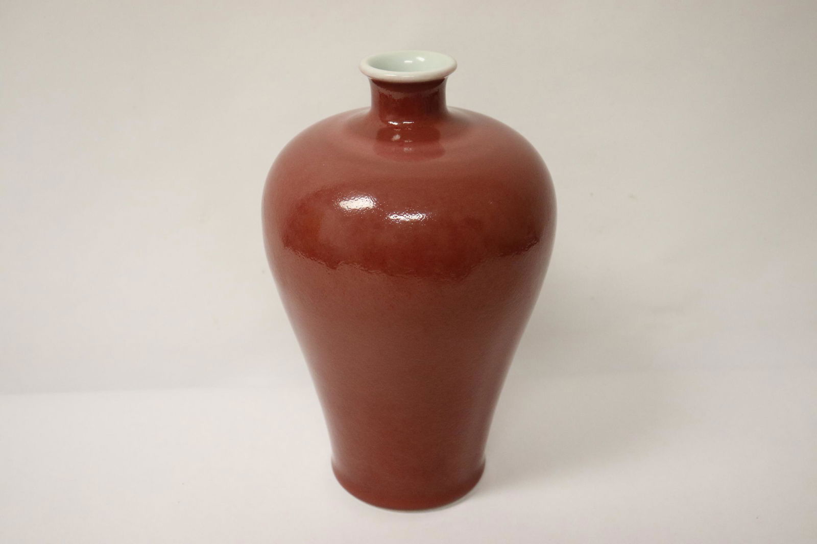 A fine Chinese antique red glazed porcelain meiping: A fine Chinese antique red glazed porcelain meiping, 9.25"Hx5.8"dia