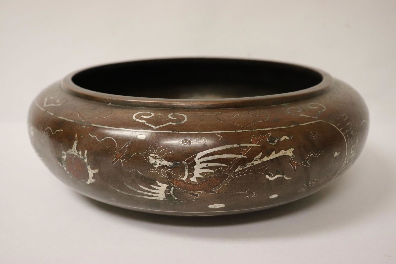 Chinese antique large bronze censer (1 of 11)
