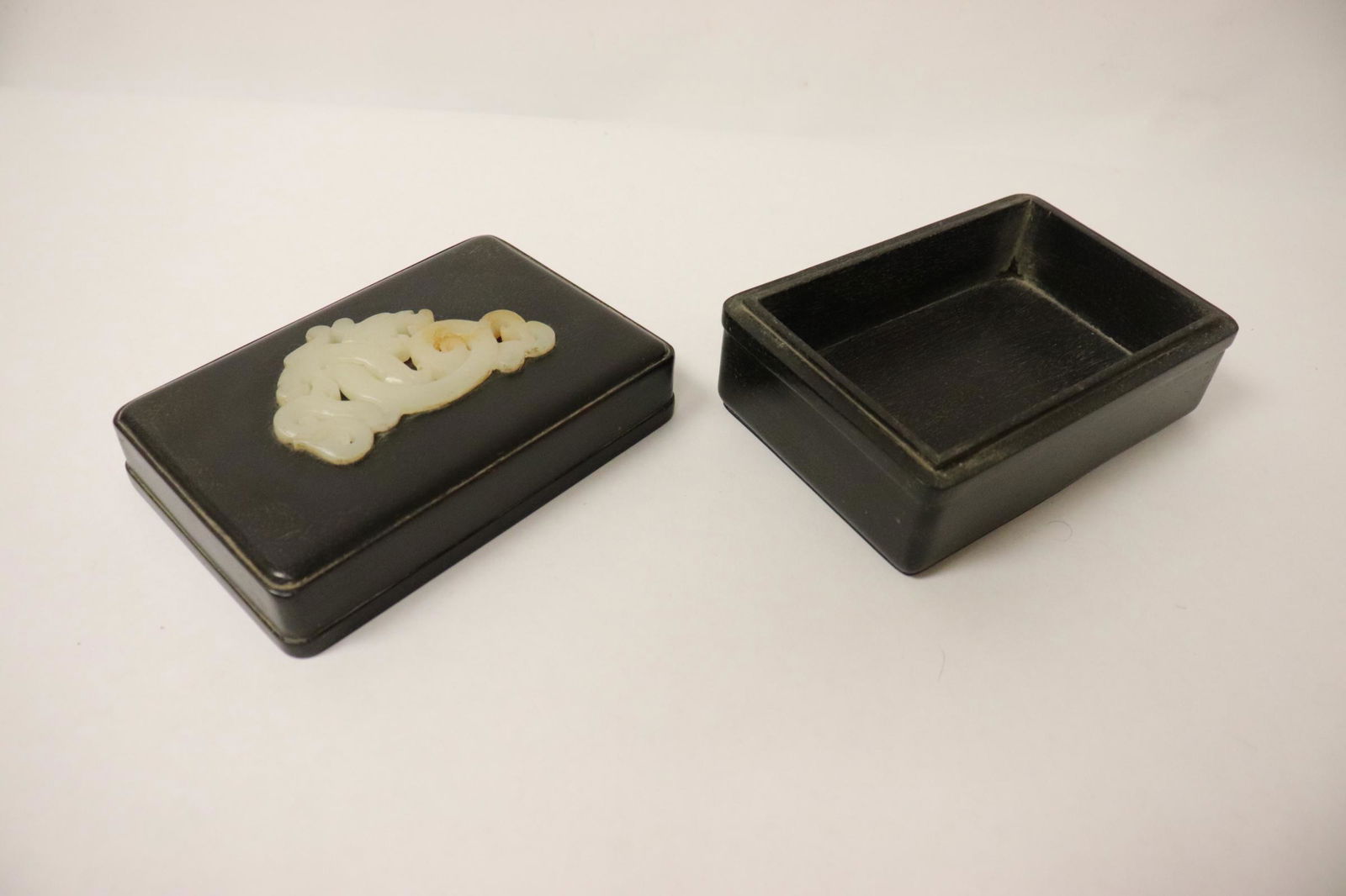 Chinese rosewood box with jade top (1 of 8)