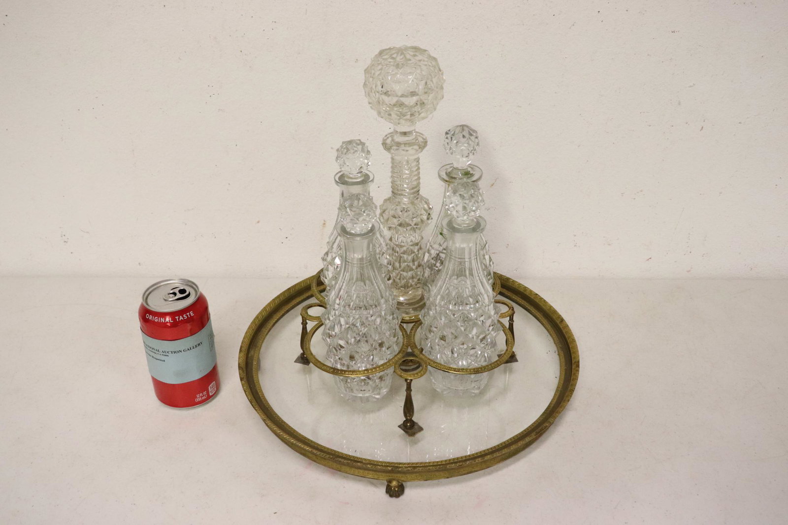 crystal decanter set on tray w/ gilt bronze ormolu: A beautiful French crystal decanter set on serving tray with gilt bronze ormolu, 13.75"Hx13.5"dia