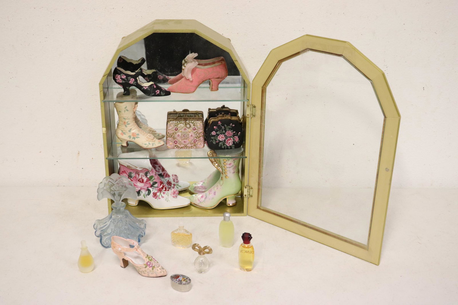 Shadow box with content: Shadow box (14.65"Hx10.75"x3.5") with content