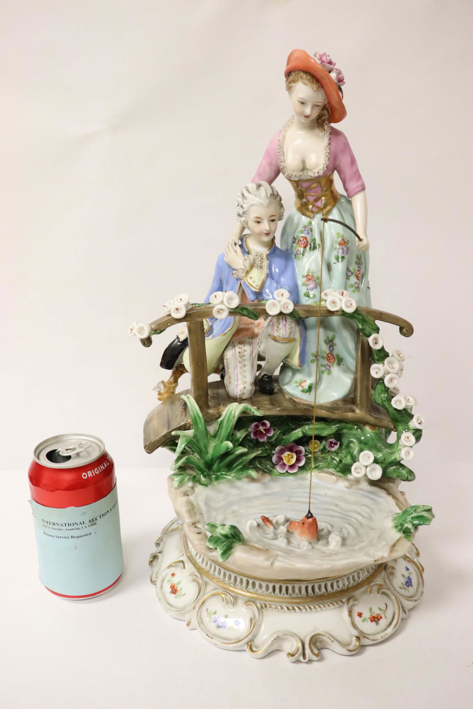 antique capodimonte porcelain sculpture: A beautiful antique capodimonte porcelain sculpture, 16.5"H