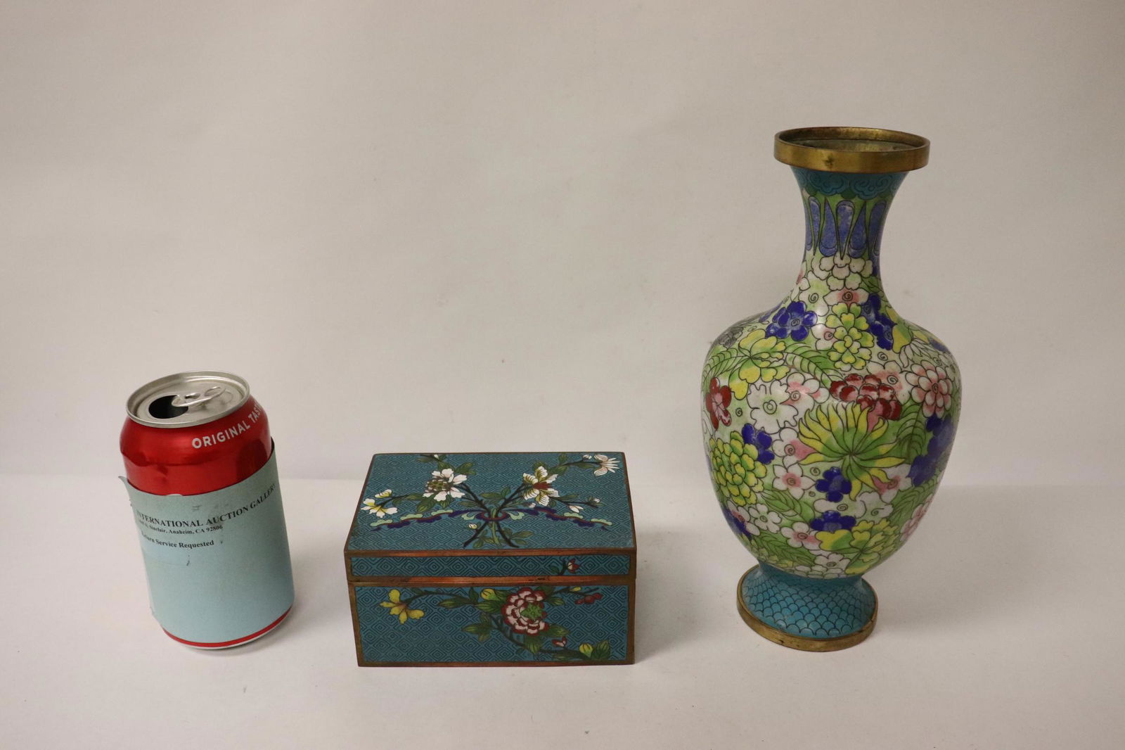 Chinese cloisonne box and a cloisonne vase (1 of 10)
