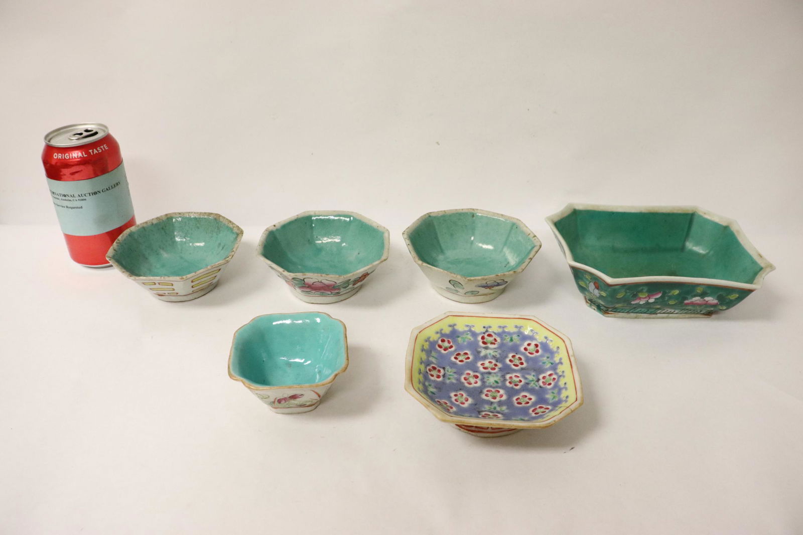 6 Chinese antique porcelain bowls: 6 Chinese antique porcelain bowls, 1.65"Hx3.1"x3.1" - 2.13"Hx6.9"x5.2"