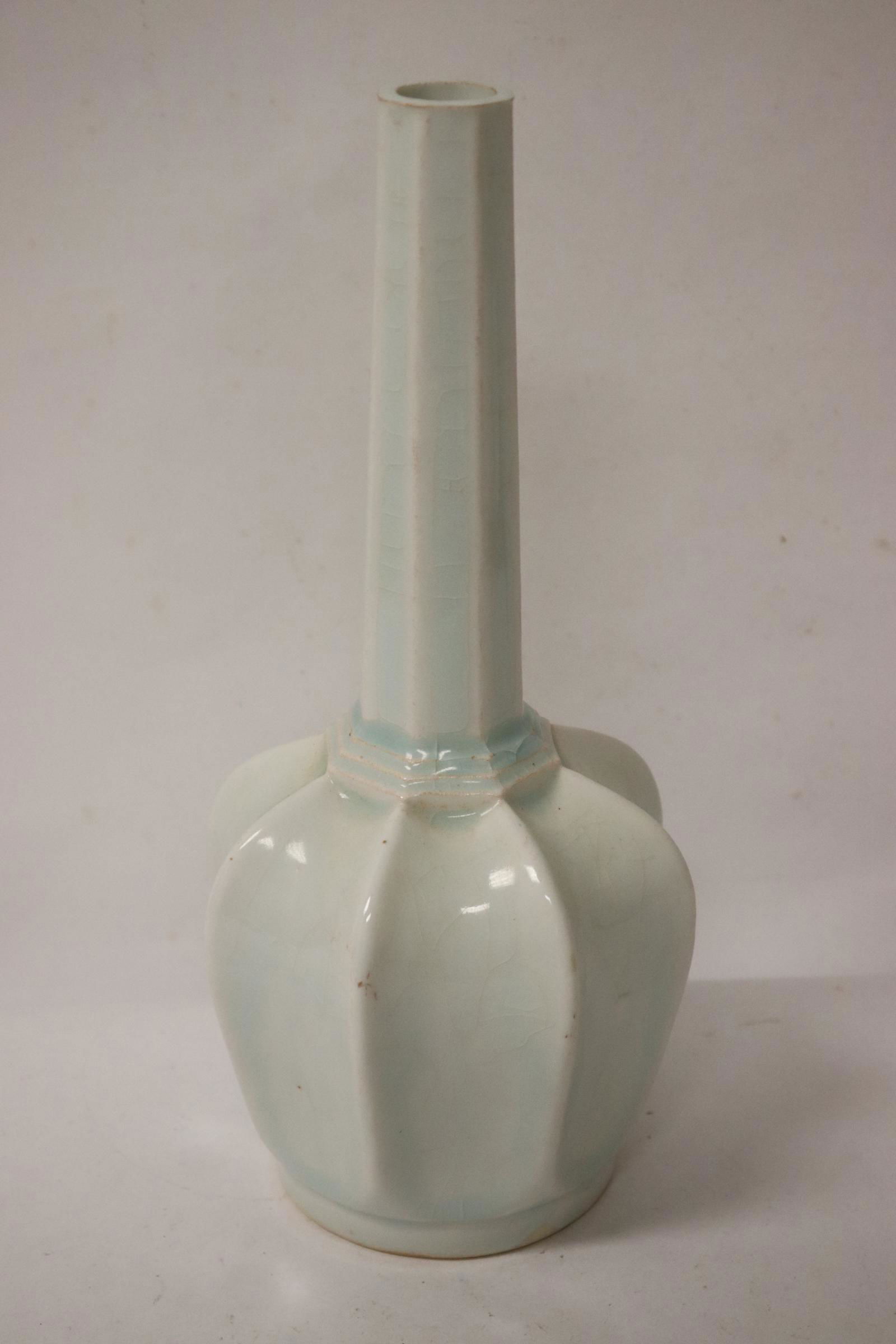 A fine Song style celadon vase (1 of 10)