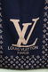 A Louis Vuitton scarf - 4
