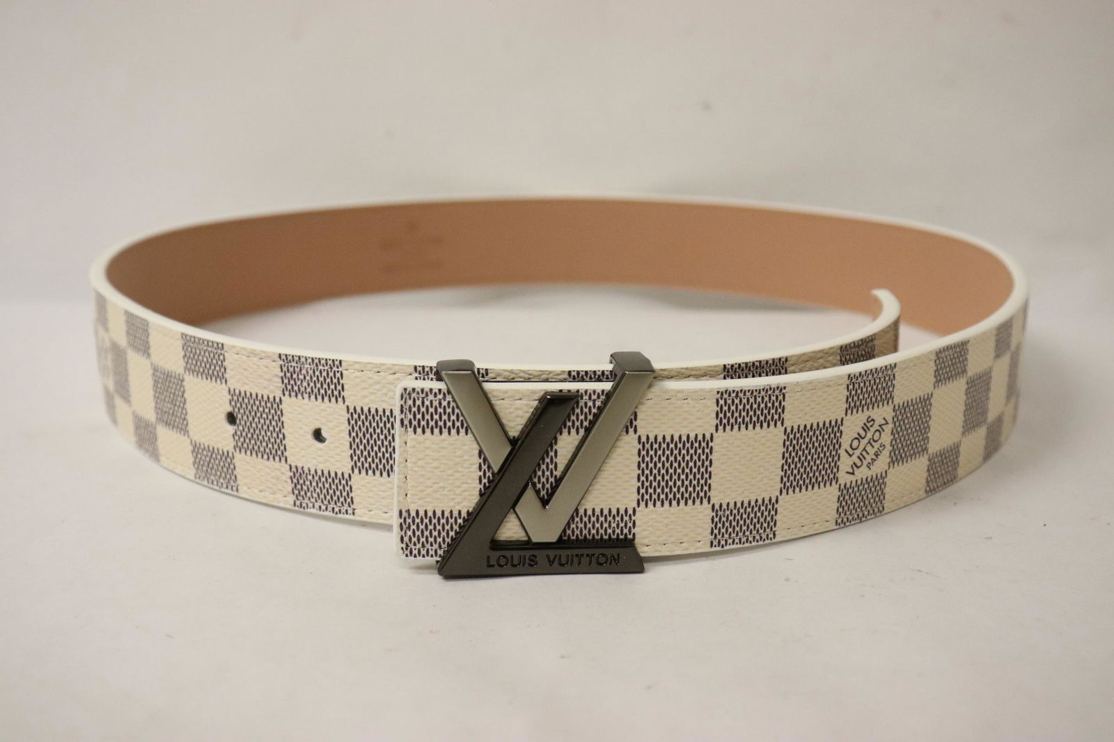 A Louis Vuitton belt (1 of 9)