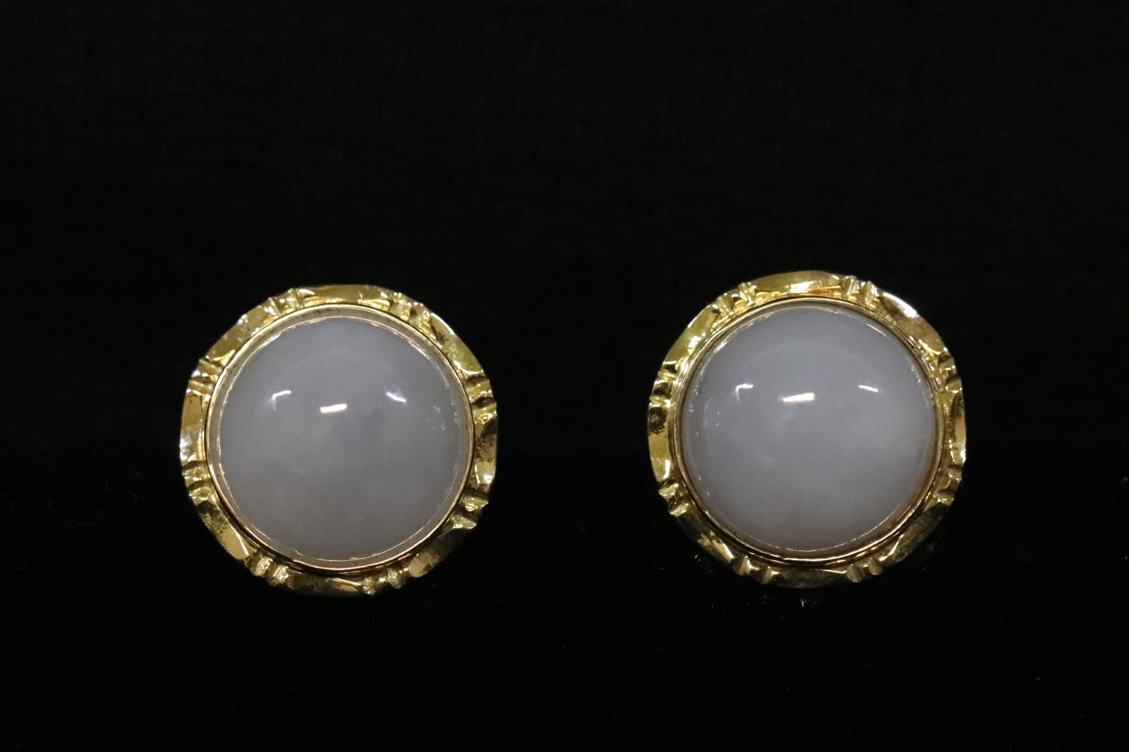 Pair 14K Y/G lavender jadeite earrings (1 of 10)
