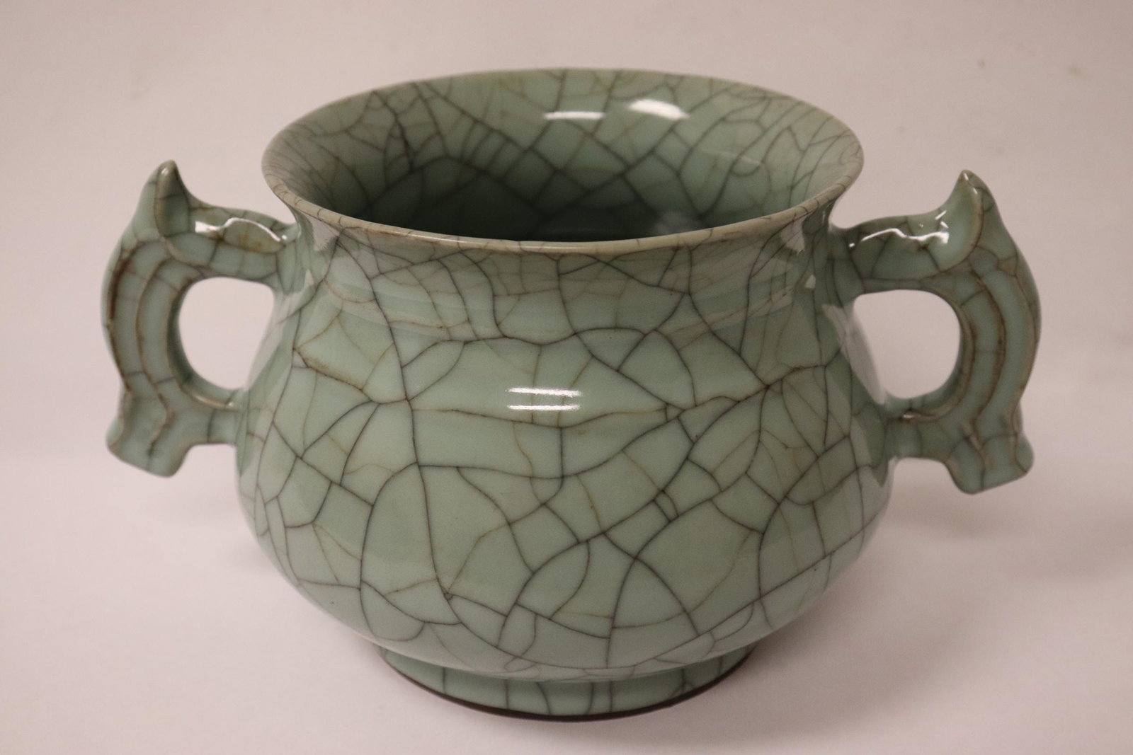 important Chinese antique lg crackleware handled censer (1 of 11)