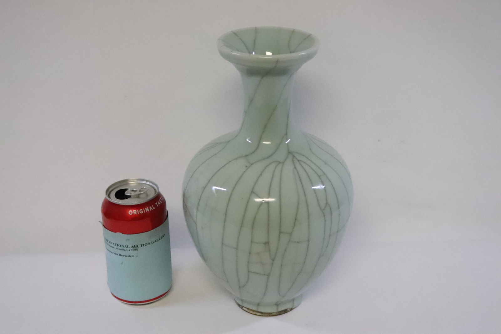 Fine Chinese vintage crackleware vase (1 of 10)