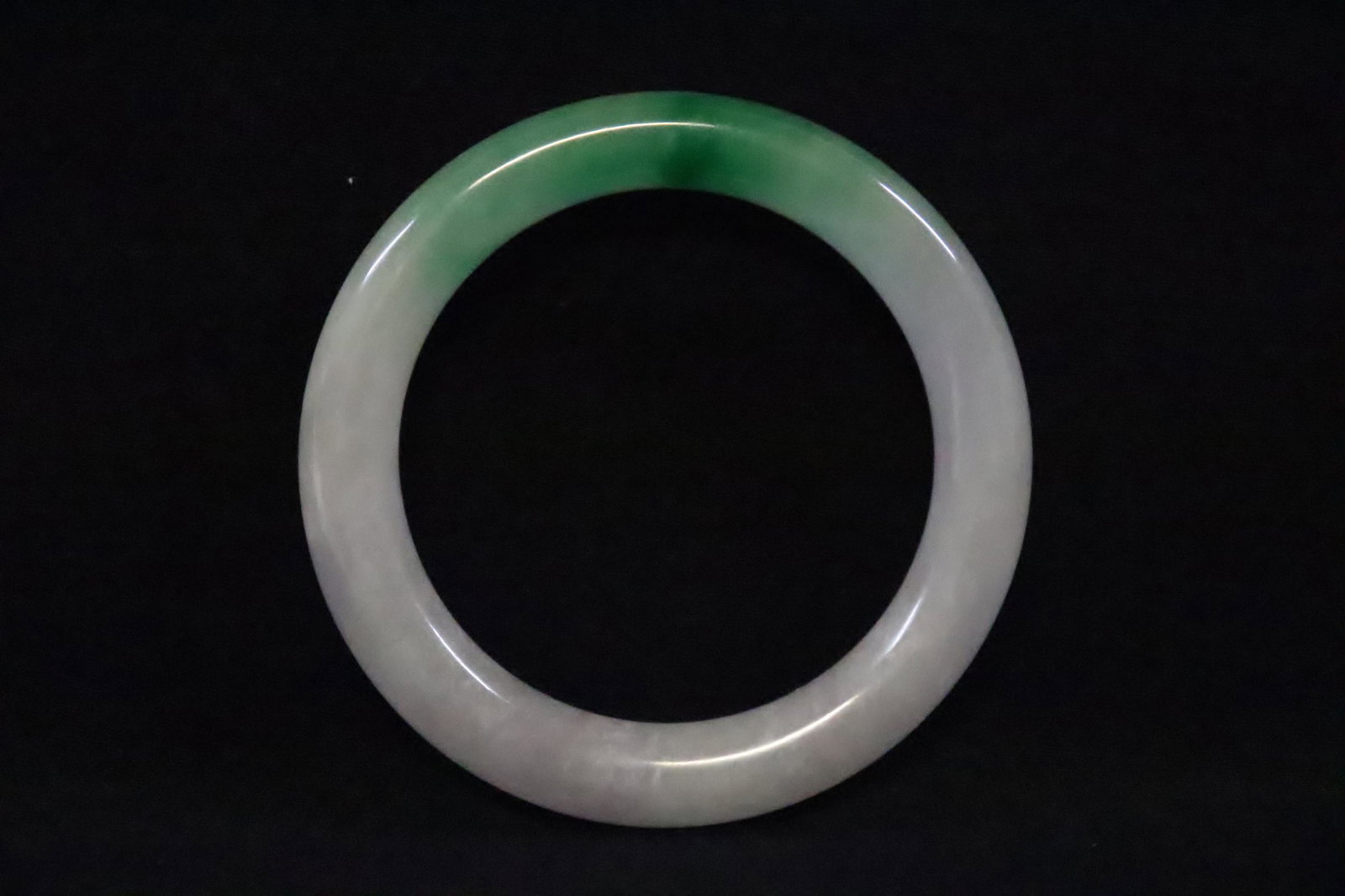 Chinese jadeite like bangle: Chinese jadeite like bangle, 0.45"x3.05"od(2.2"id)