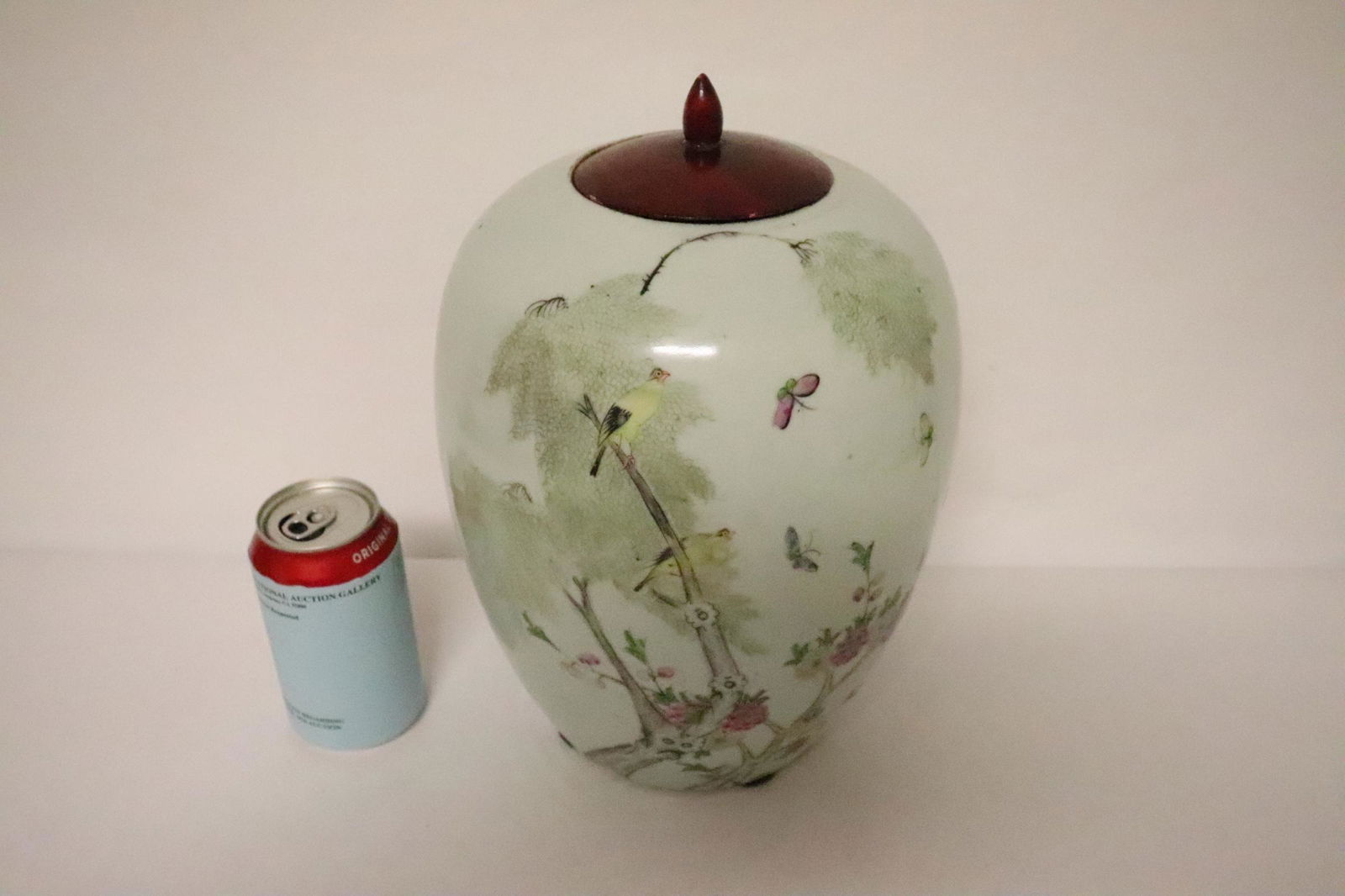 Chinese antique famille rose porcelain jar: Chinese antique famille rose porcelain jar, cover replacement, 12.5"Hx8.35"dia