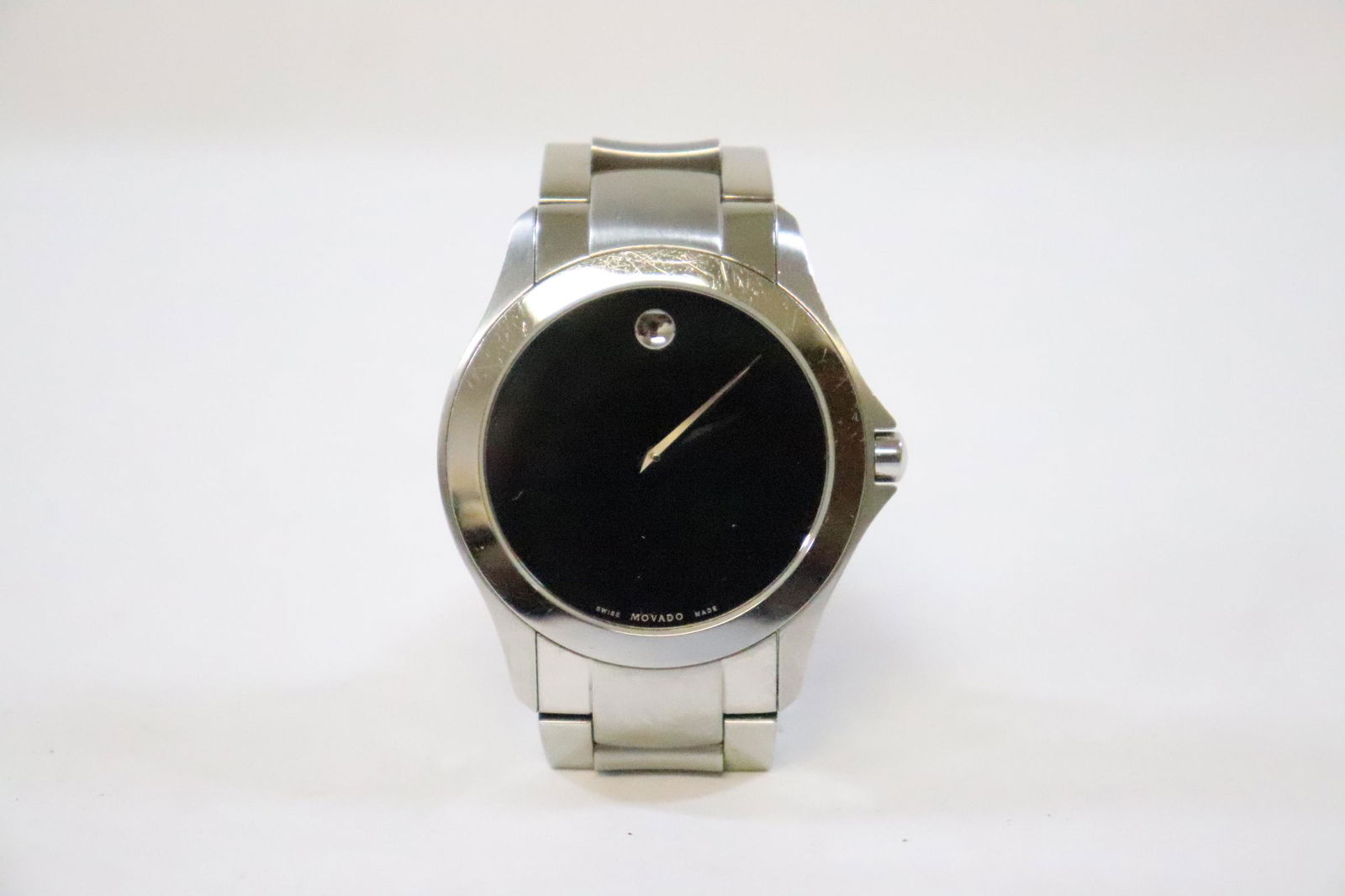 Movado wrist watch with sapphire crystal (1 of 10)