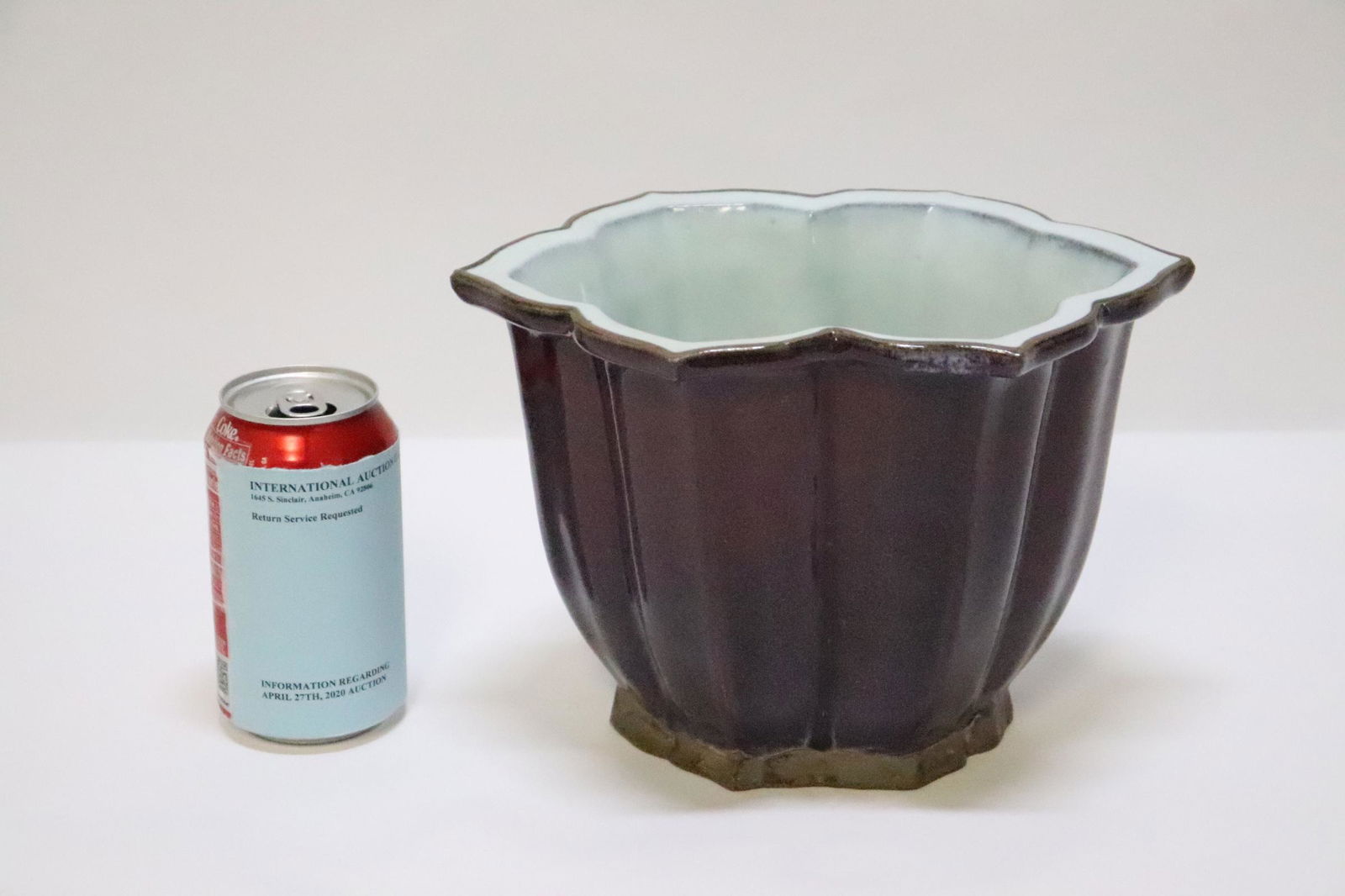 A red glazed porcelain planter (1 of 11)