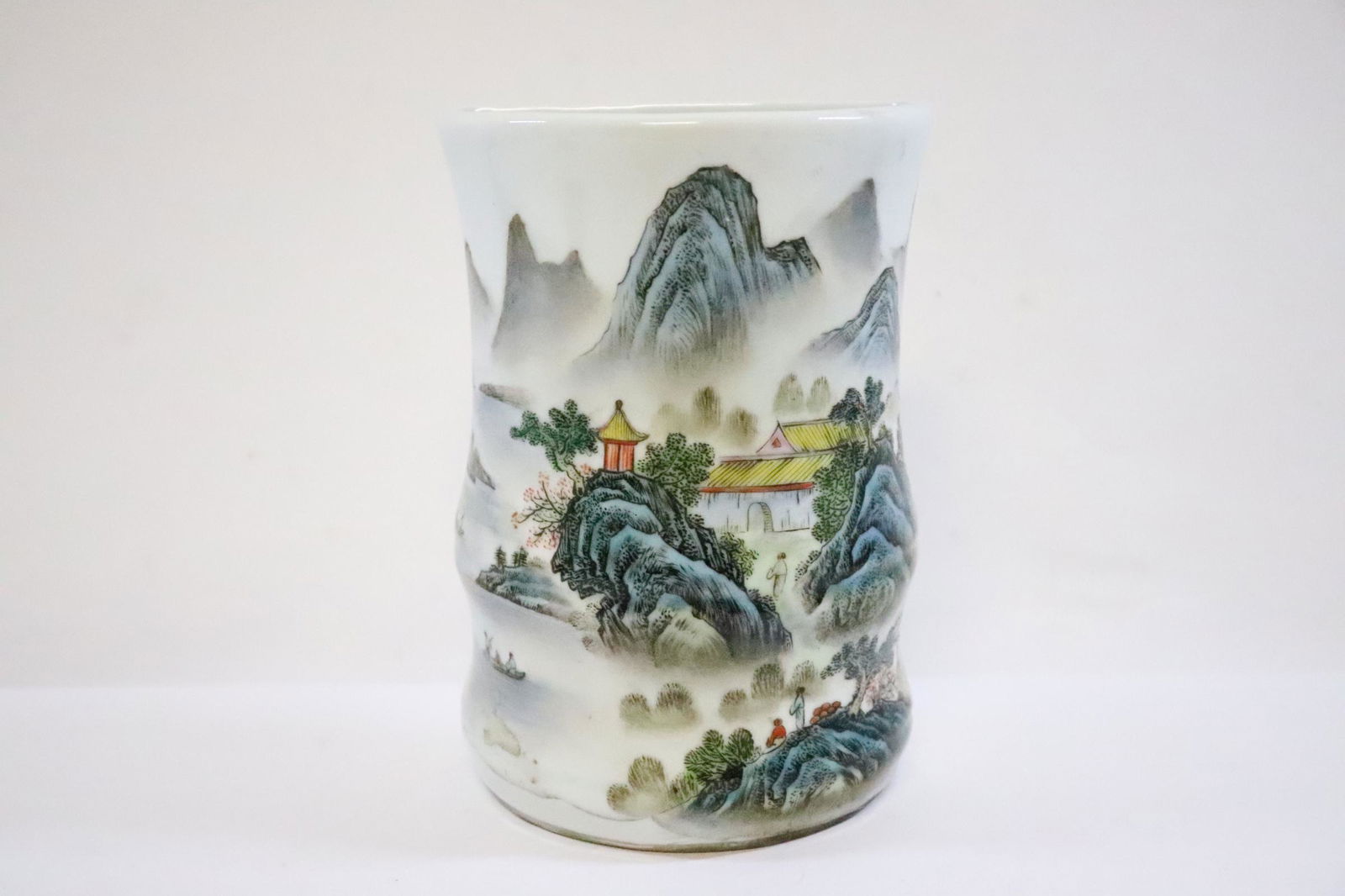 Chinese vintage porcelain wall pocket (1 of 11)