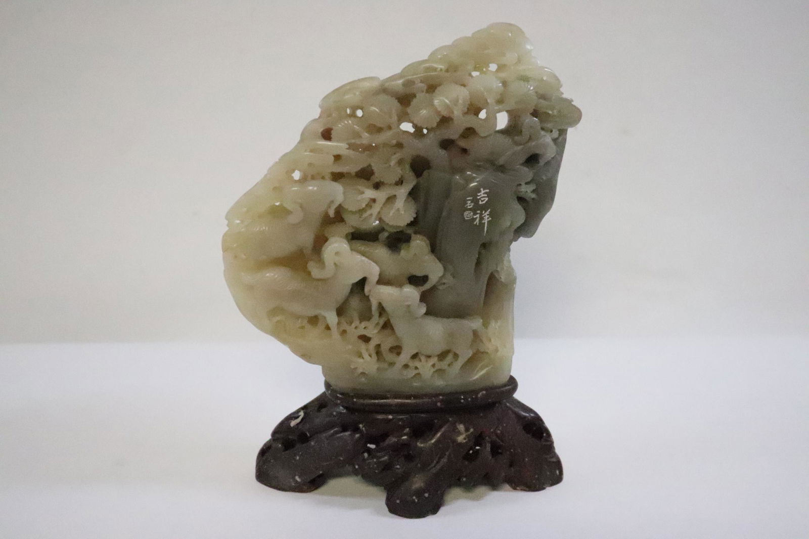 A fine Chinese vintage shoushan stone boulder (1 of 10)