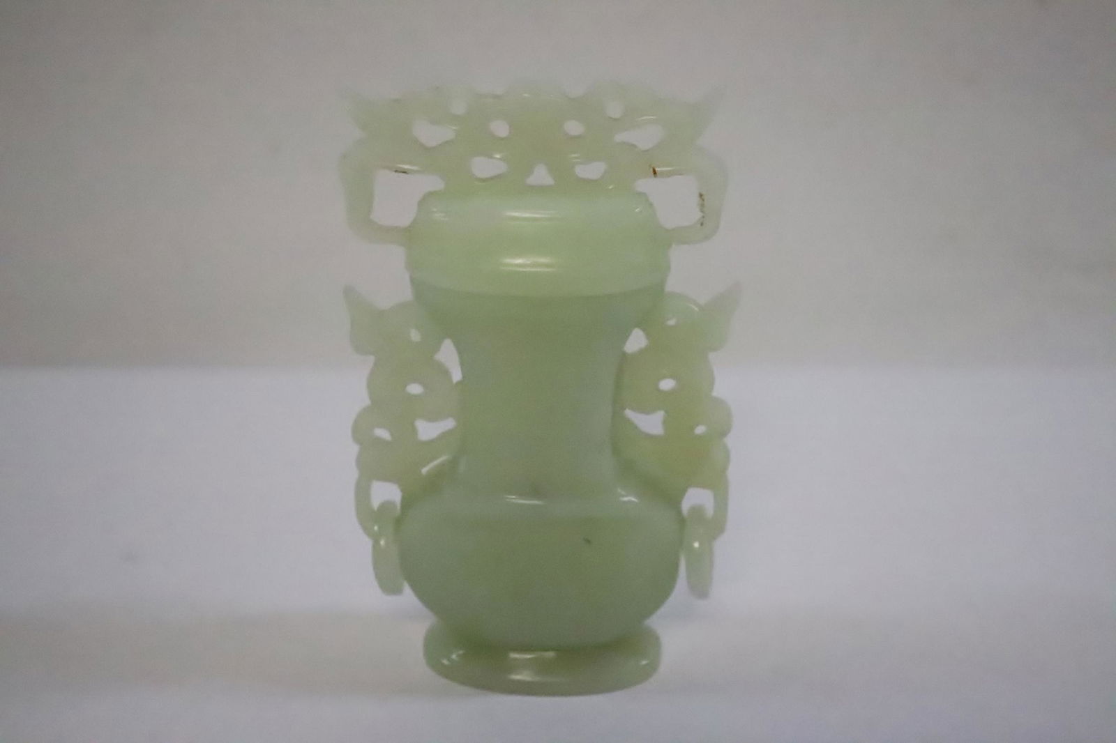 Fine Chinese white jade carved covered vase (1 of 8)