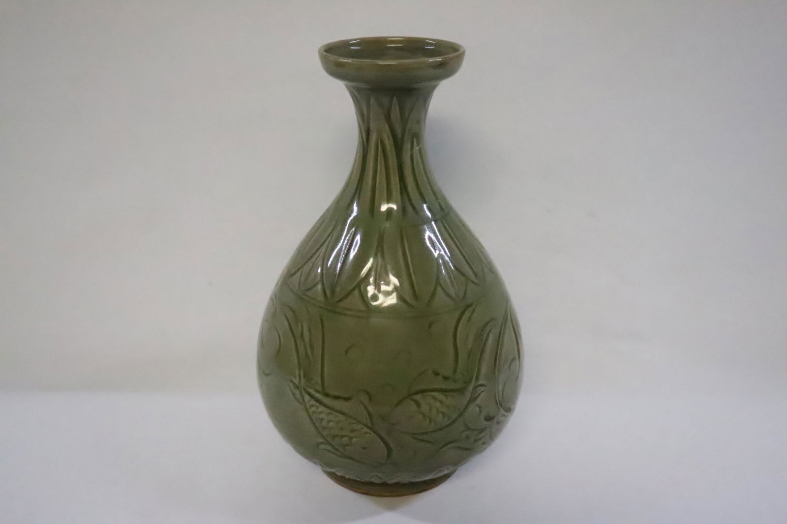 Chinese Song style celadon vase (1 of 10)