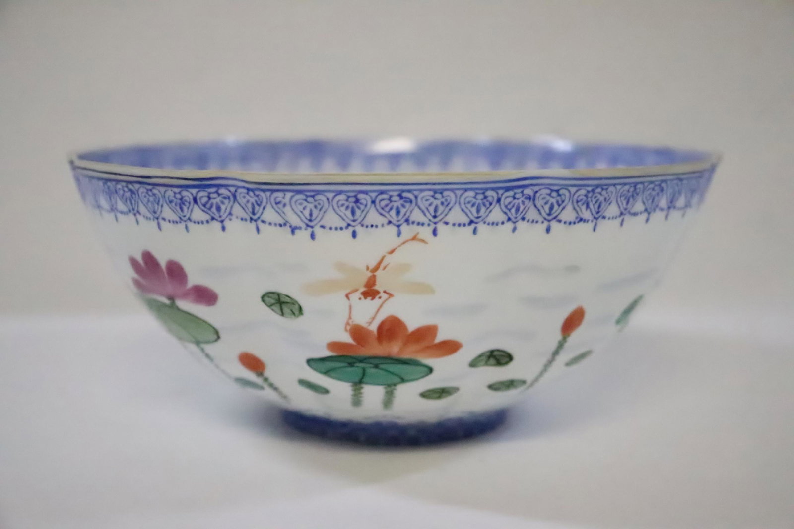 Chinese eggshell porcelain bowl: Chinese eggshell porcelain bowl, 3.1"Hx7.2"dia