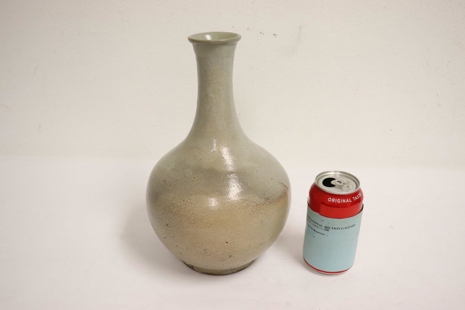 Vintage Korean white porcelain crackleware vase: Vintage Korean white porcelain crackleware vase, 11.75"Hx7.1"dia