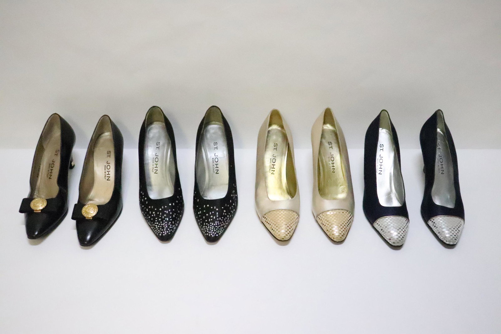 4 pair lady's St. Johns high heel shoes: 4 pair lady's St. Johns high heel shoes, all pre-owned
