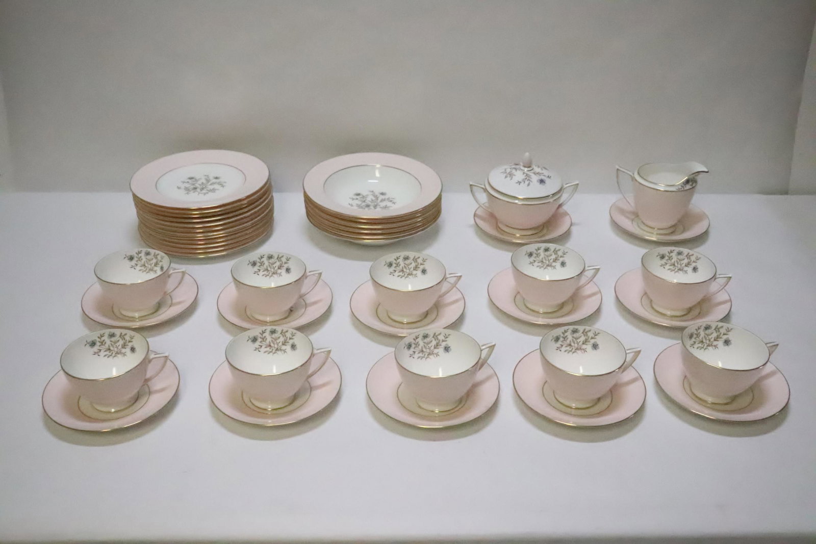 Set of Minton dessert set: Set of Minton dessert set in "twilight in pink" patterns, total 36 pieces