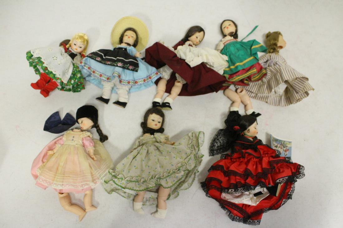 8 vintage Madame Alexander dolls: 8 vintage Madame Alexander dolls, need assemble