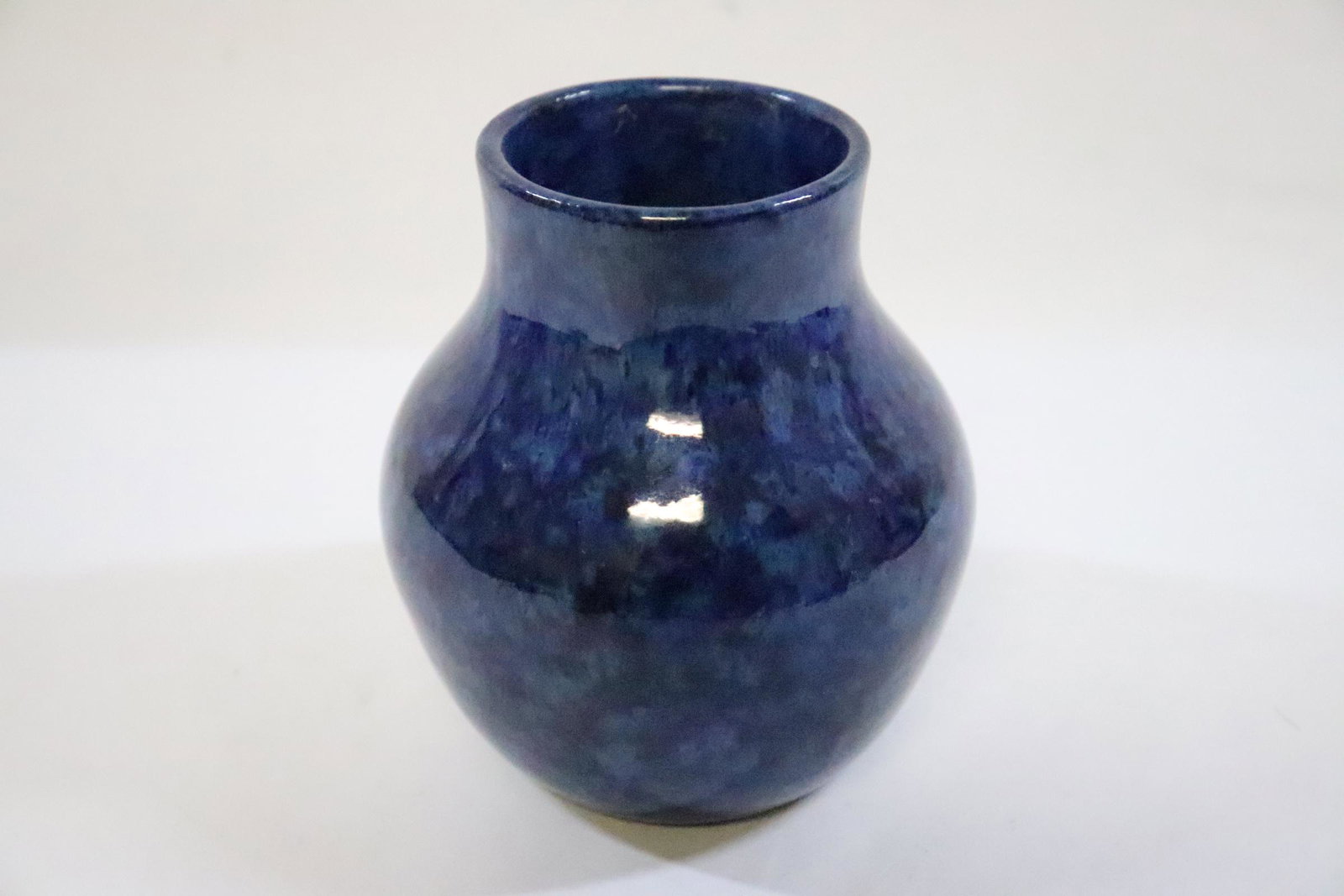 Chinese antique blue glazed porcelain jar: Chinese antique blue glazed porcelain jar, 4.7"Hx4"dia