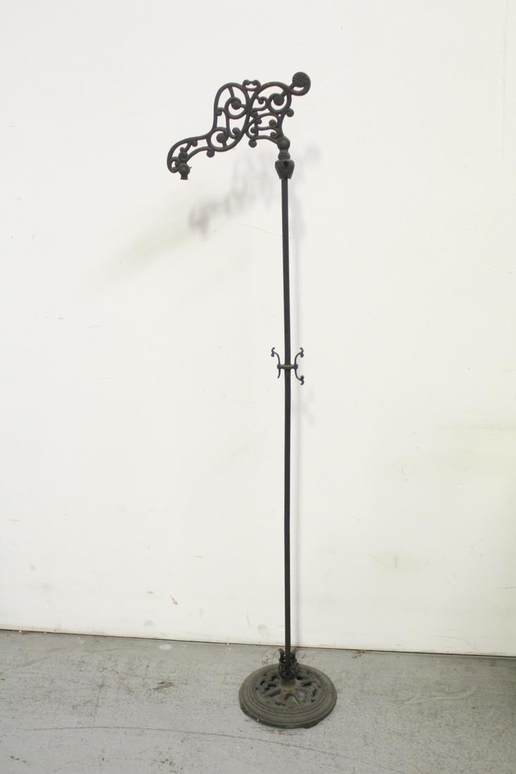 Victorian cast iron floor lamp (1 of 8)