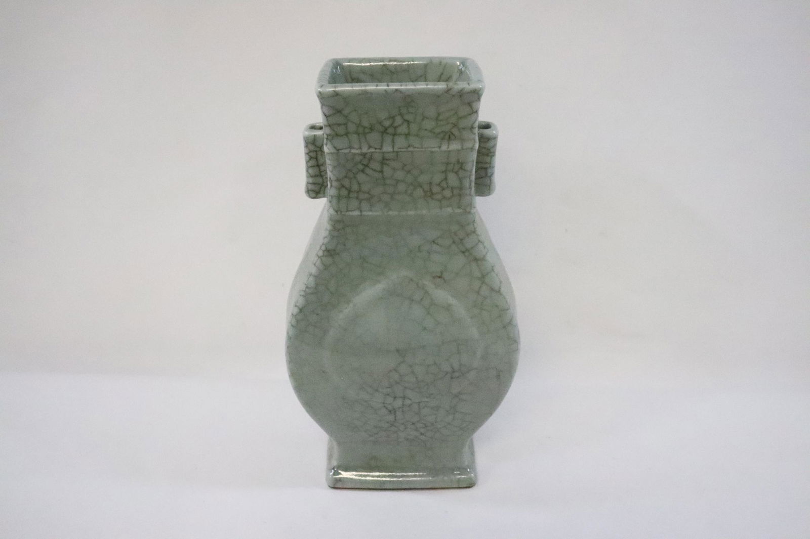 Chinese Song style crackleware vase (1 of 9)