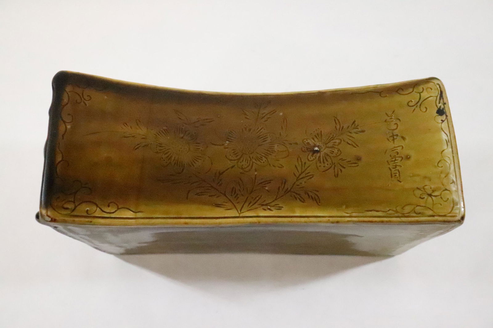 Rare Chinese antique porcelain pillow, signed (1 of 9)