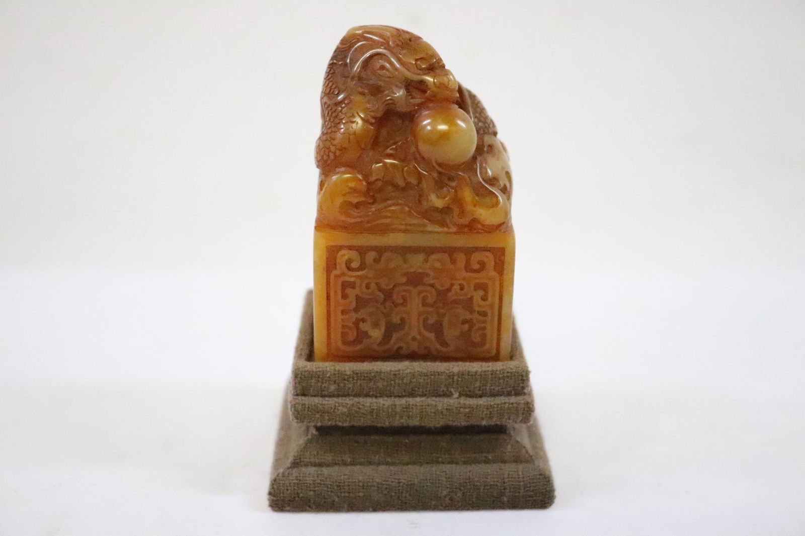 Fine Chinese shoushan stone seal (1 of 10)