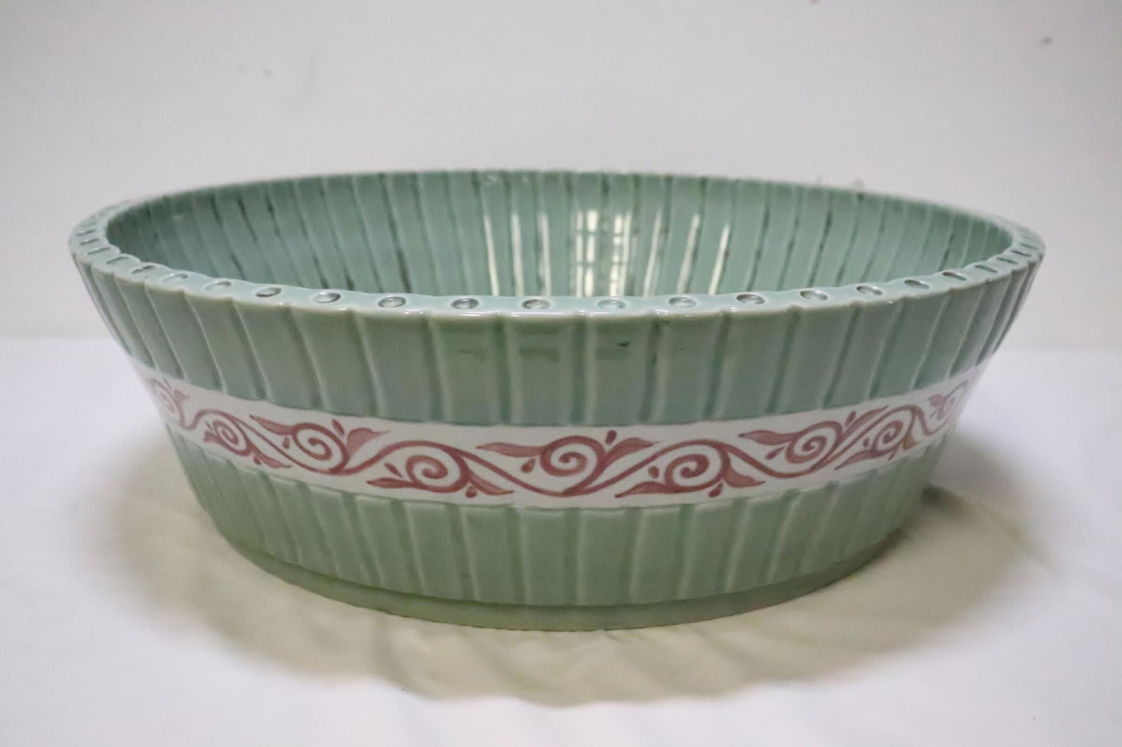 A massive Chinese celadon porcelain basin (1 of 7)
