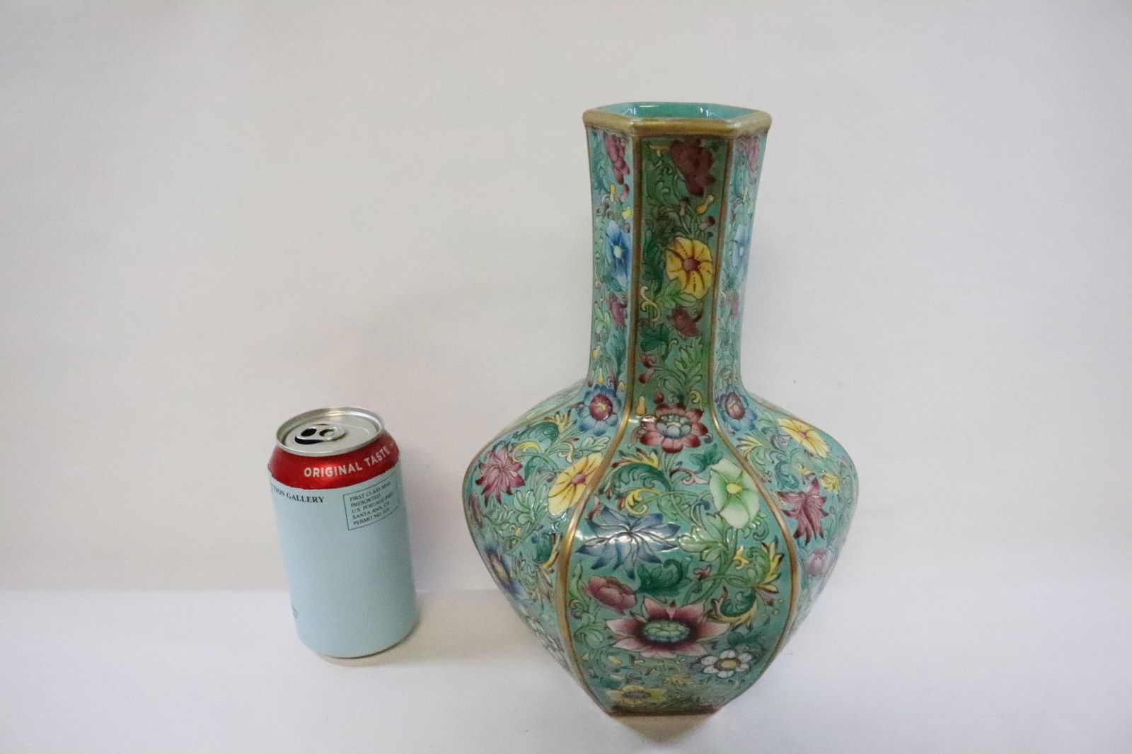 Chinese hexagonal porcelain vase (1 of 11)