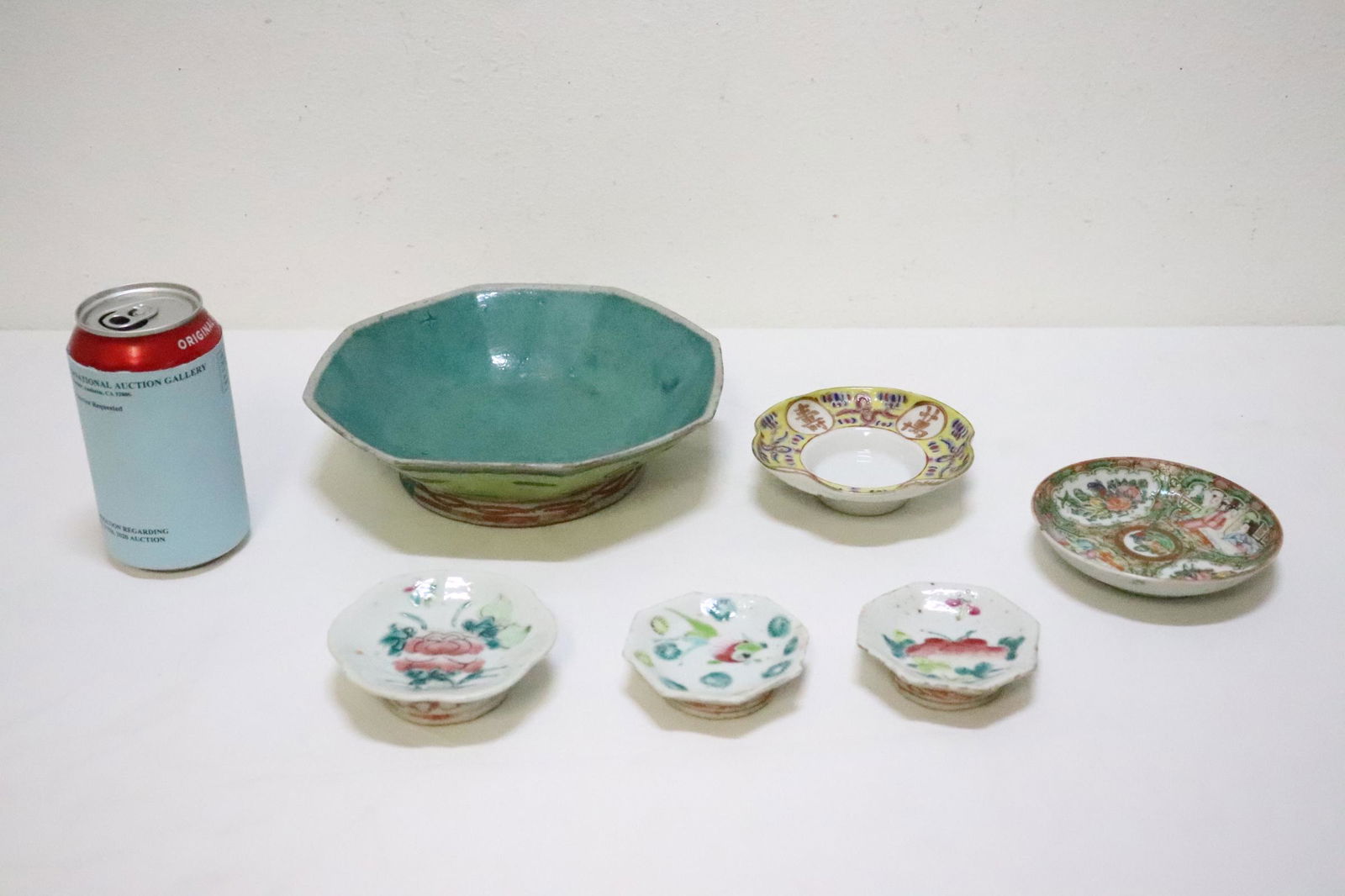 6 piece Chinese antique porcelain: 6 piece Chinese antique porcelain