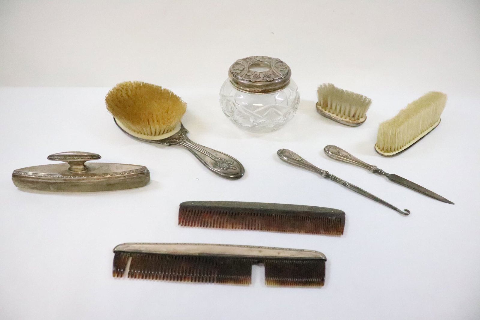 9 piece Victorian sterling silver dressing set (1 of 10)