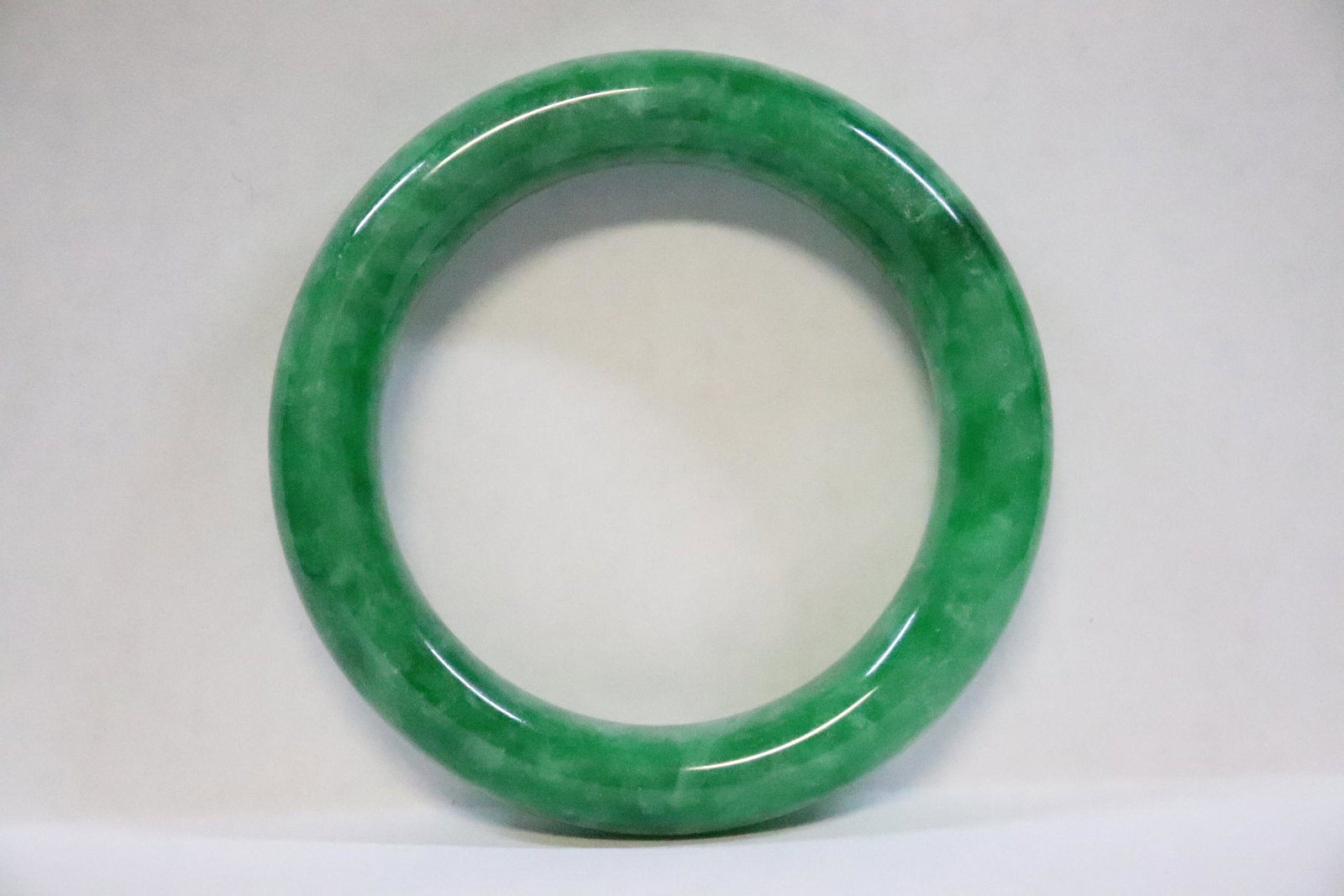 A fine Chinese jadeite like bangle (1 of 10)