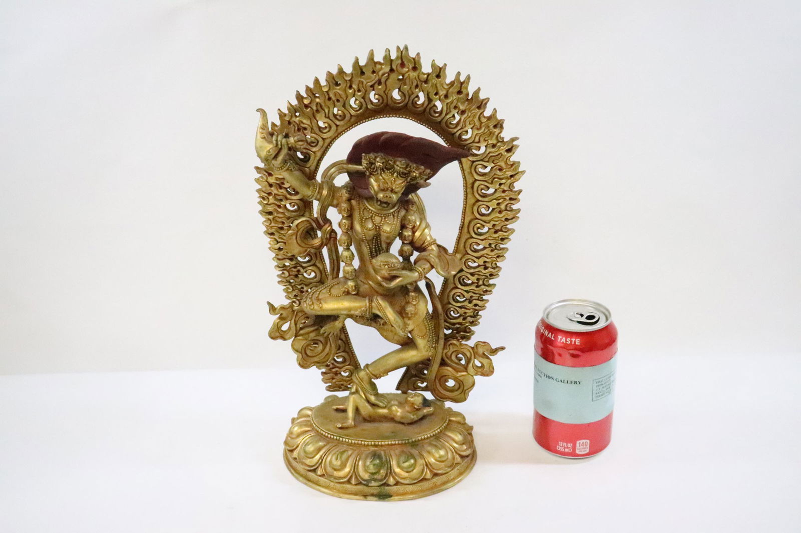 Tibetan gilt bronze sculpture of deity (1 of 11)