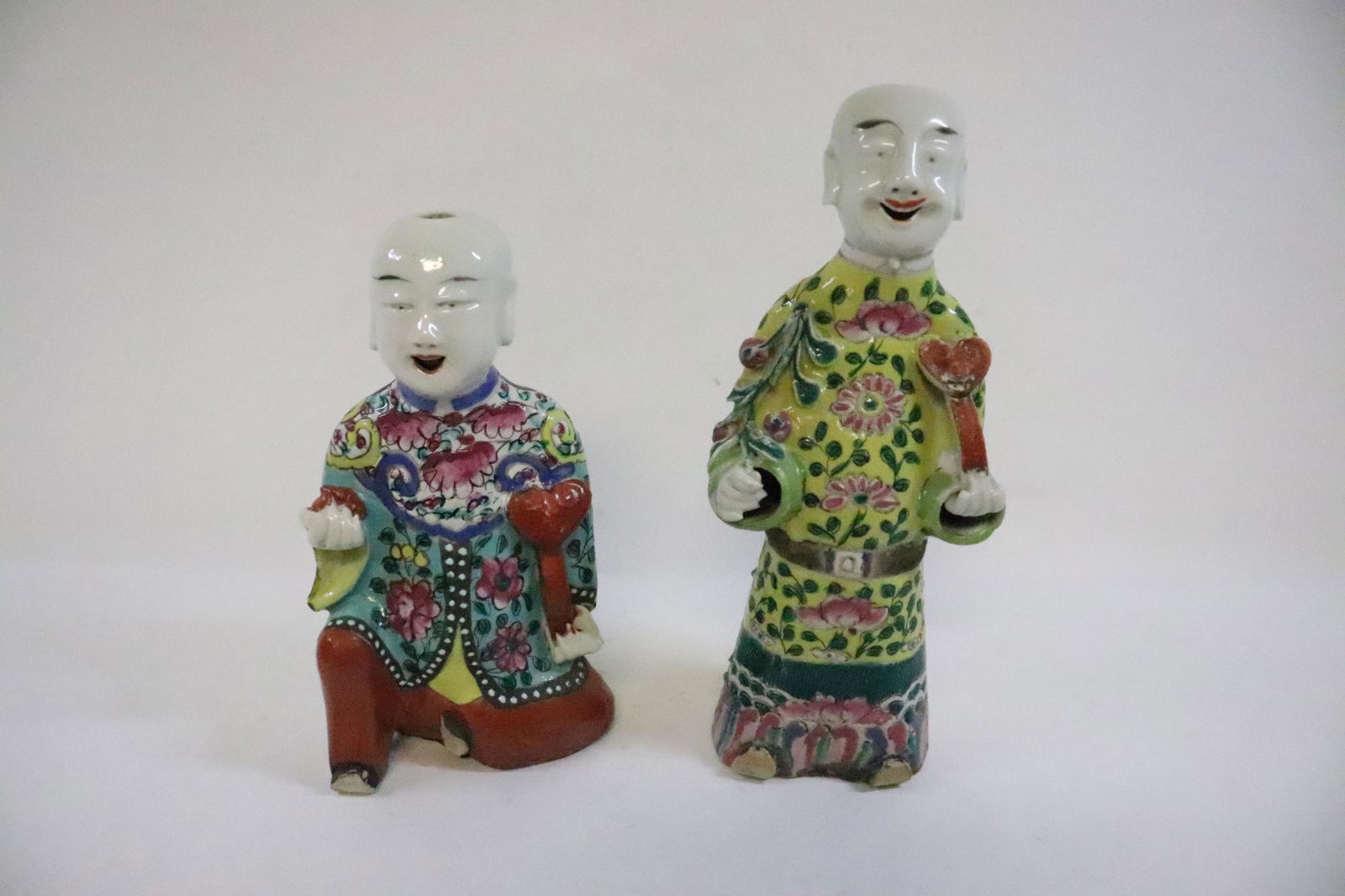 2 Chinese vintage famille rose figures (1 of 10)